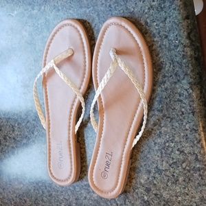 Womans Sandals Flipflops 6 Rue21
